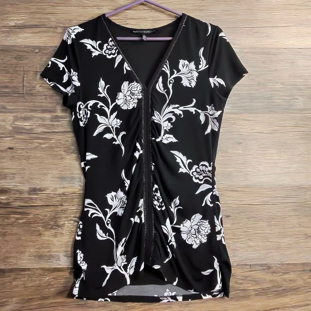 White‎ House Black Market Black and White Floral Blouse